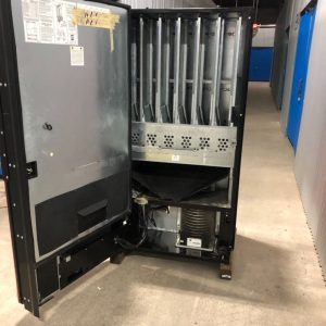 Royal 660 Drink Vending Machine for Sale Online, high-capacity drink vendor.