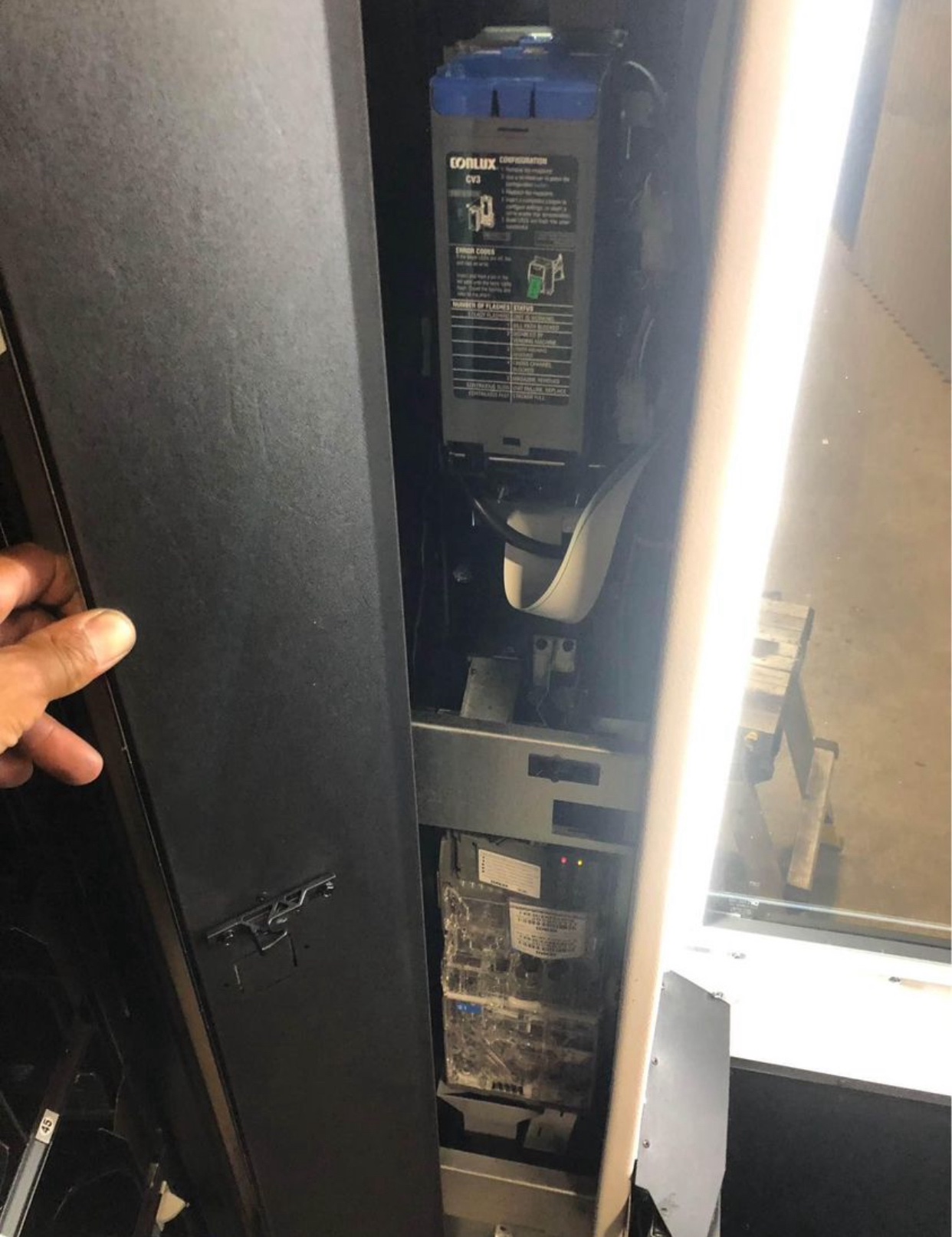 New and Used AMS LTF5 Combo Vending Machine Online New and Used AMS LTF5 Combo Vending Machine Online